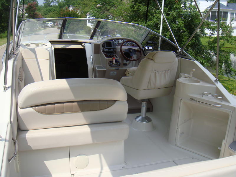 Regal 27 Commodore 2660