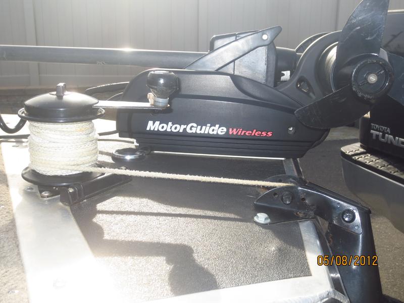 2000 Bass Tracker Pro Team 175 Special Edition powerboat for sale in