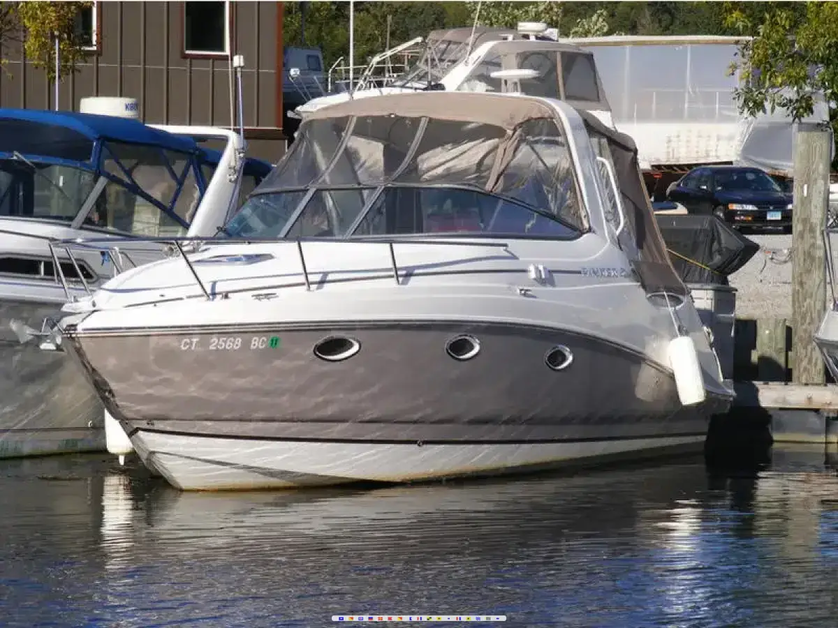 Rinker 260 Express Cruiser 