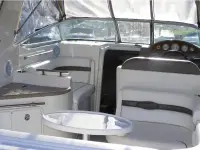 Rinker 260 Express Cruiser 