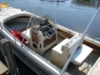 Boston Whaler Outrage 