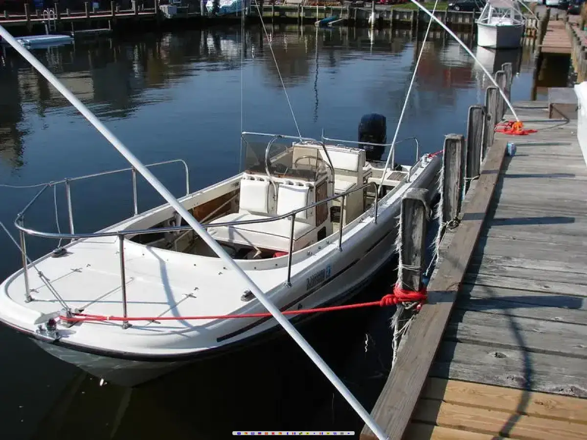 Boston Whaler Outrage Boston Whaler Outrage
