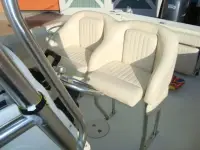Hydra-Sports 2500 Center Console 
