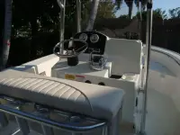 Mako 204 Center Console
