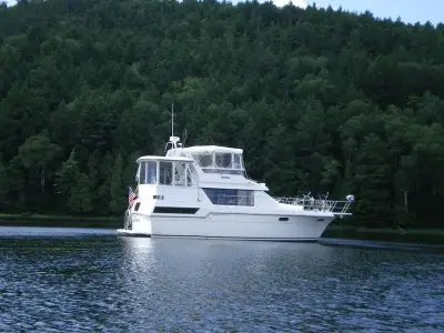 Carver 3807 Motor Yacht 