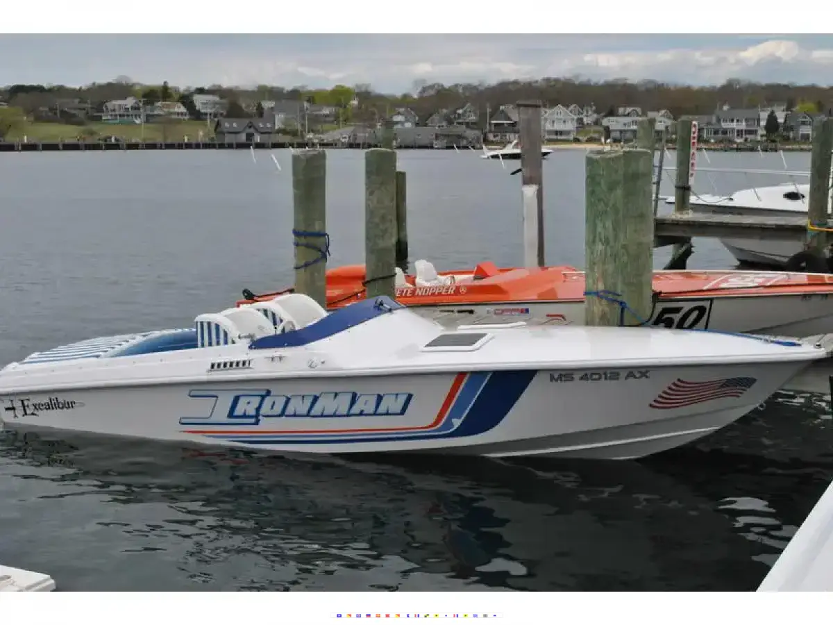 hytm様 1980 Excalibur Performance powerboat for sale in Massachusetts