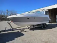 Rinker 270 Express Cruiser 