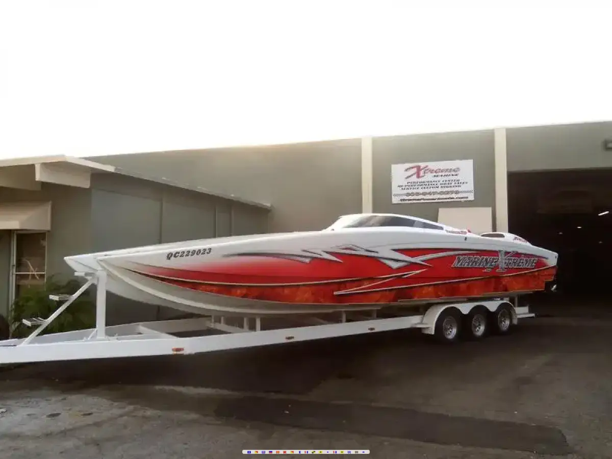 TARGET POWERBOAT 32 