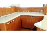 Sea Ray Sedan Bridge