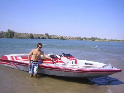 Ultra Custom Boats 21LX 