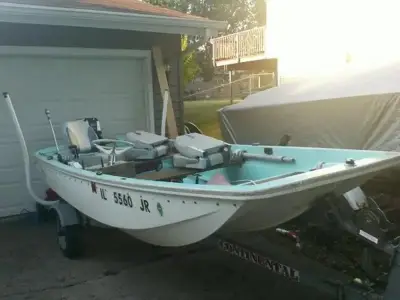 Boston Whaler Classic Sport 