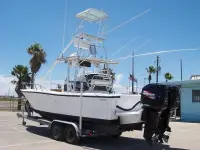 Pursuit 2550 Tiara Center Console 