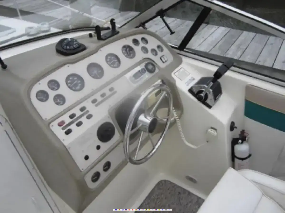 Rinker Fiesta Vee 280  Photo 2