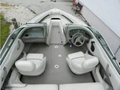 Crownline Bowrider 