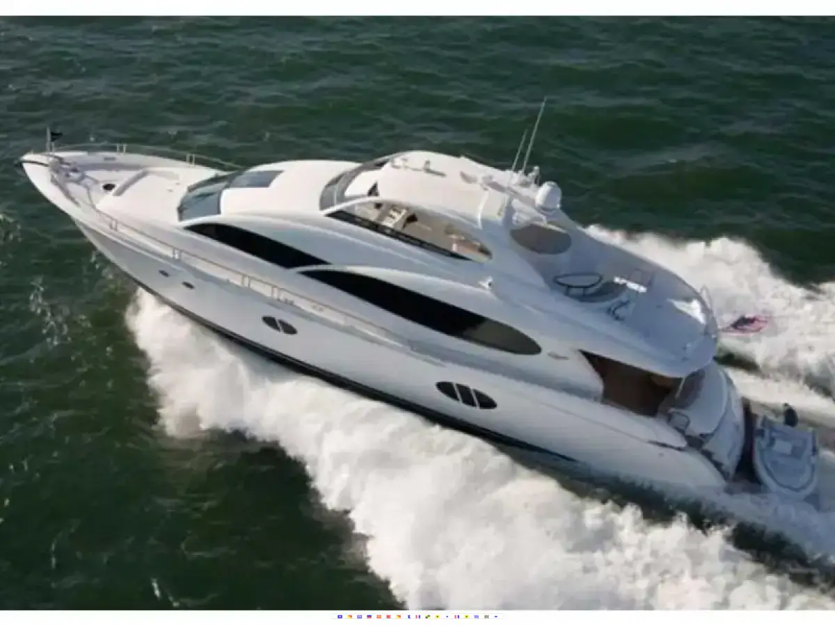 Lazzara 84 Motor Yacht 