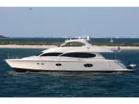 Lazzara Motor Yacht 84