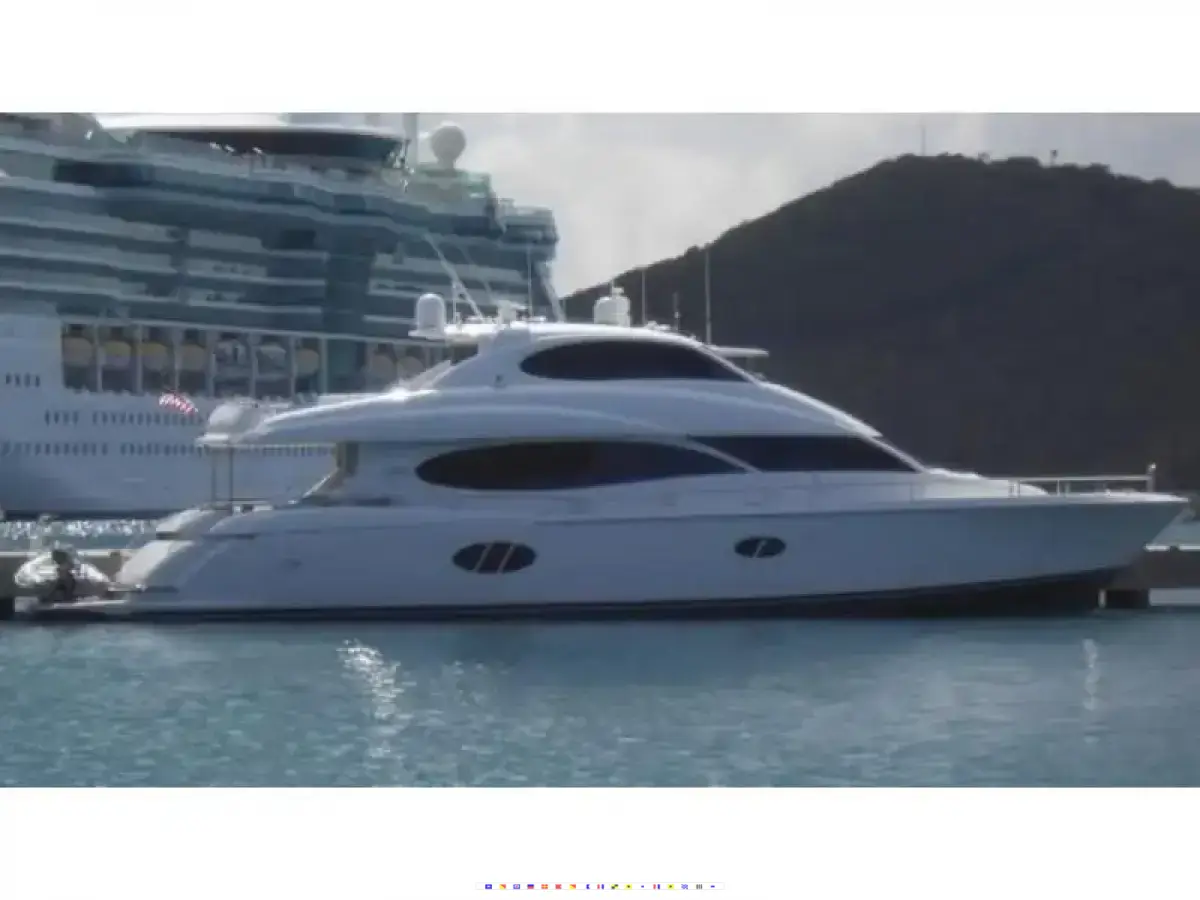 Lazzara Motor Yacht 84 