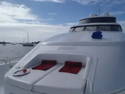 Lazzara Motor Yacht 94 