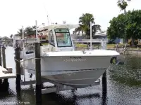 Boston Whaler Outrage 