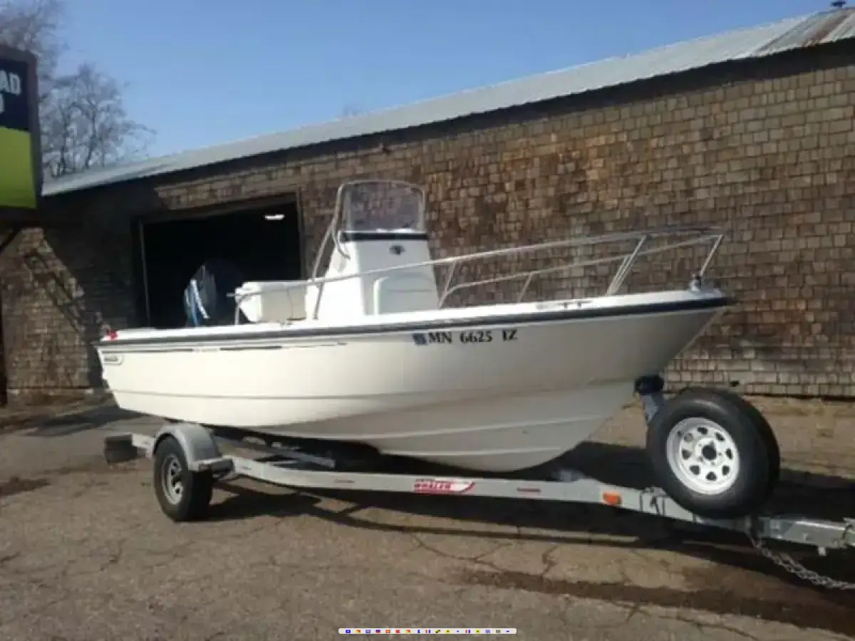 Boston Whaler Nantucket 