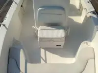 Boston Whaler Nantucket 