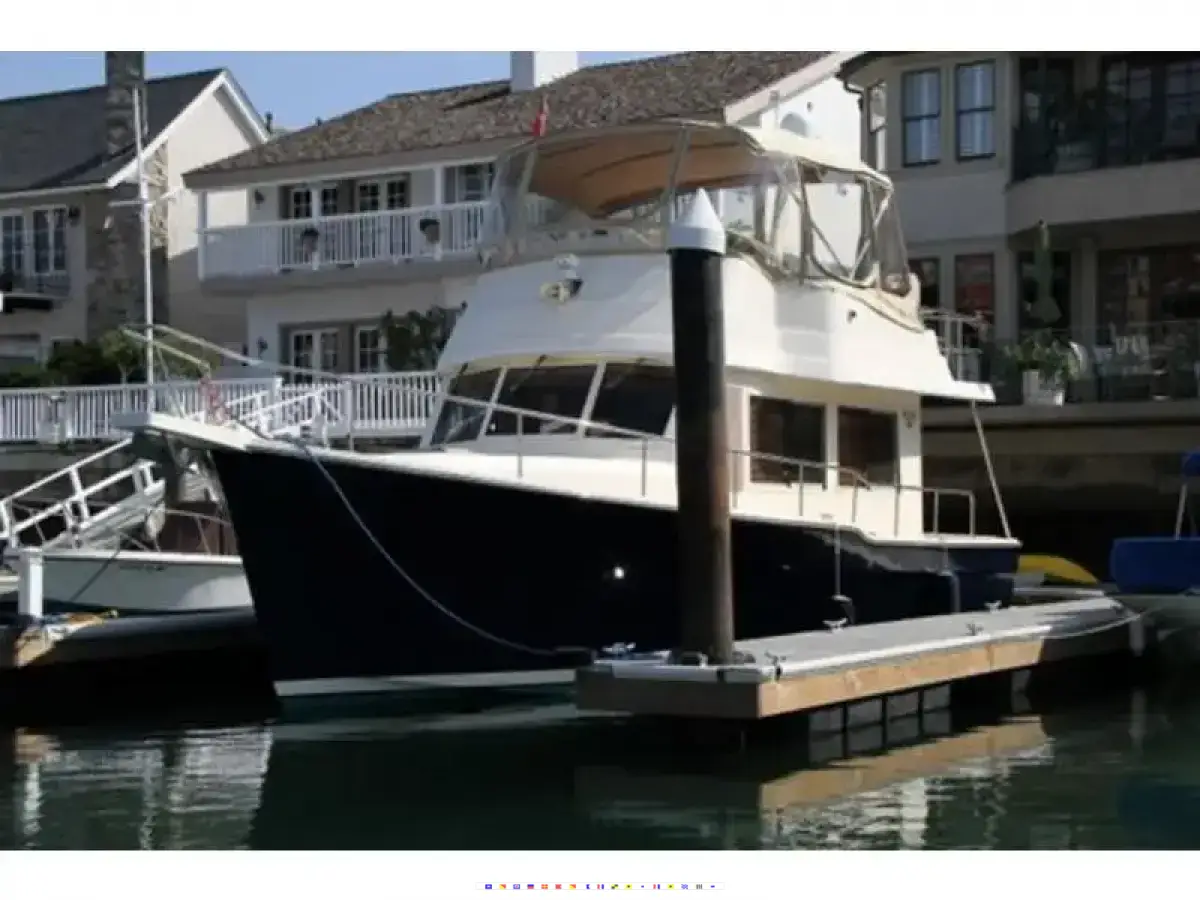 Mainship Trawler 