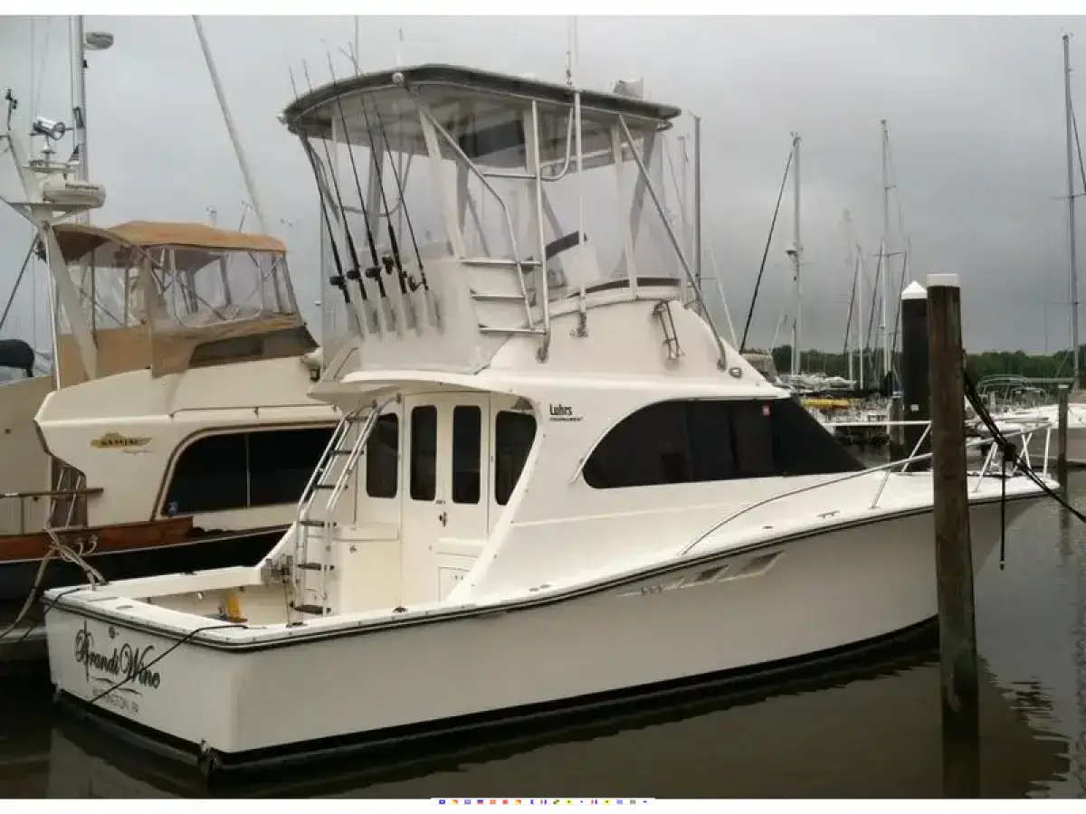 Luhrs Tournament 320 Luhrs Tournament 320