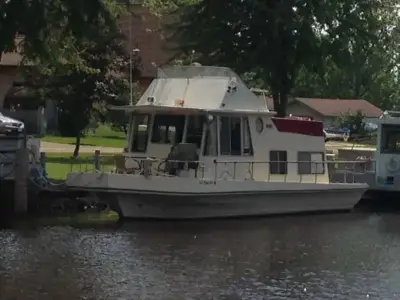 Boatel 370 