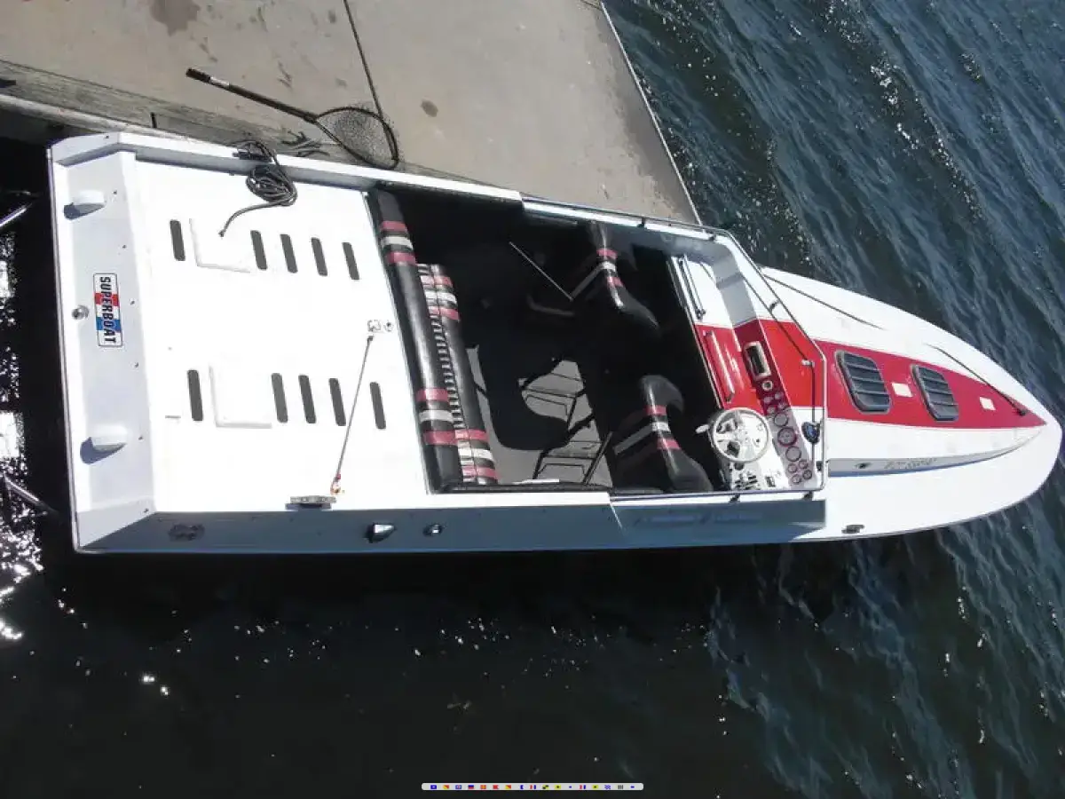 Superboat tempest 