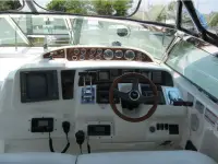 Sea Ray Express Cruiser 370 