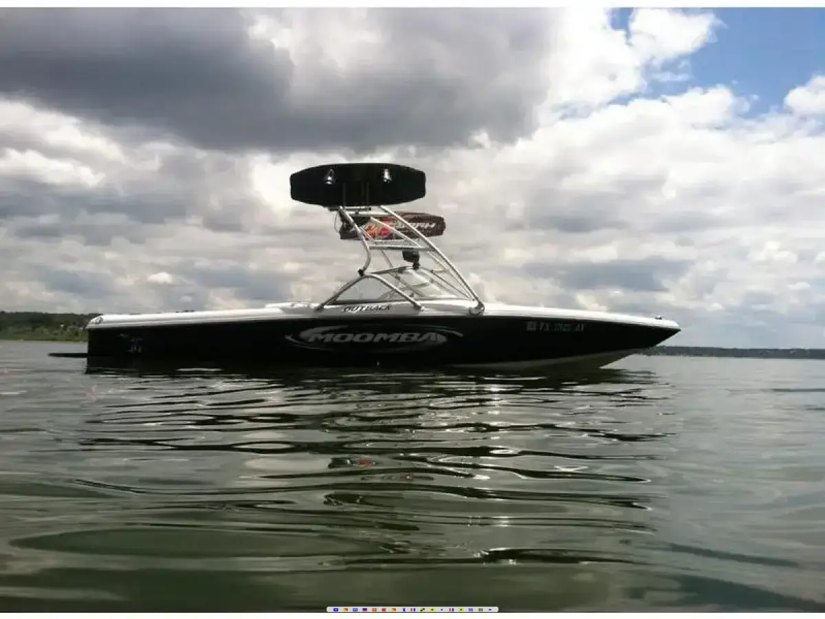 Moomba Outback 