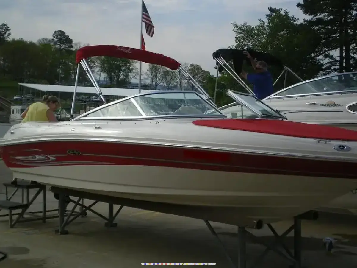 Sea Ray 200 Sport Sea Ray 200 Sport