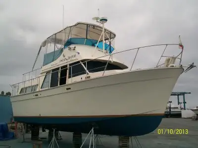Tollycraft 34 TriCabin 