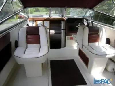 Sea Ray 220CC Cuddy Cabin 