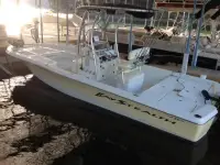 Bay Stealth 2460 