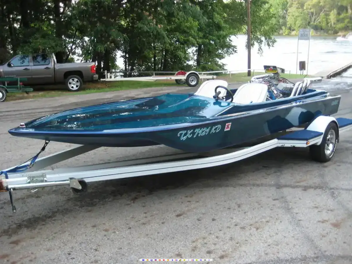 Sunkist Gull wing Tunnel Hull 