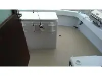 Hatteras Convertible Full Fiberglass enclosed Flybridge 