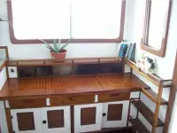 Marine Trader seadan 