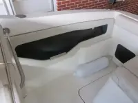Sea Ray 215 Express Cruiser