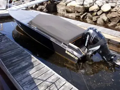 Banana Boat 24 Deep Vee 