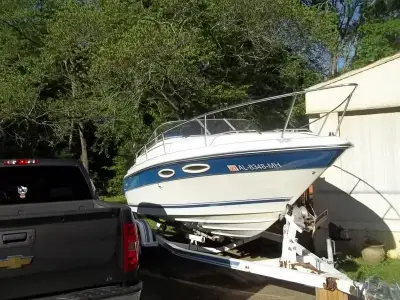 Sea Ray 230 CC