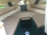 Sea Ray Express Cruiser 215 