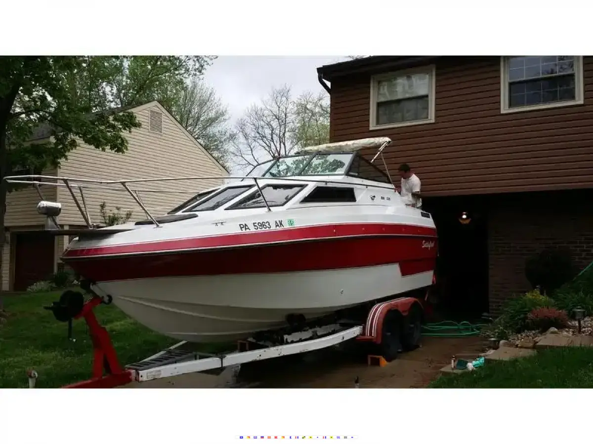 Sea Sprite 225 Cuddy Cabin Cruiser 