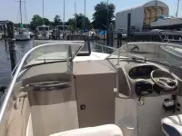 Bayliner 2352 Capri Cuddy 