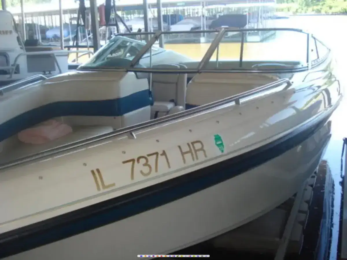 Crownline Bowrider 