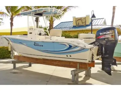 Carolina Skiff Sea Chaser Hybrid Fish and Cruise 