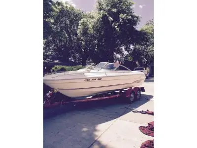 Sea Ray 210 Signature