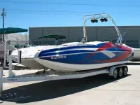 Magic Deckboat 28 