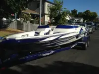Ultra Custom Boats Stealth 