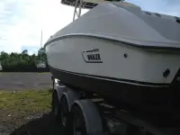 Boston Whaler Outrage 270 